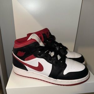 air jordan 1 mid